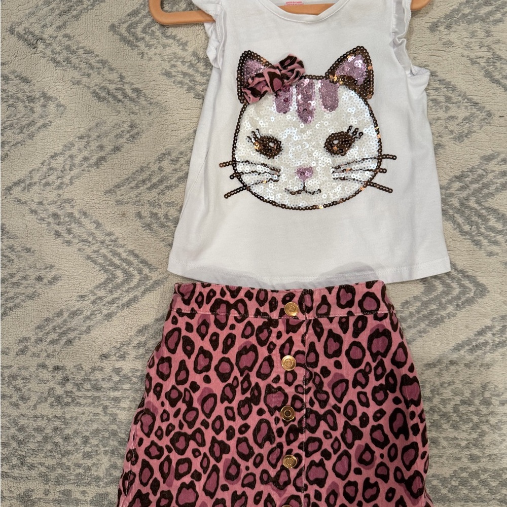 Isaac Mizrahi White Top with Pink Sequins